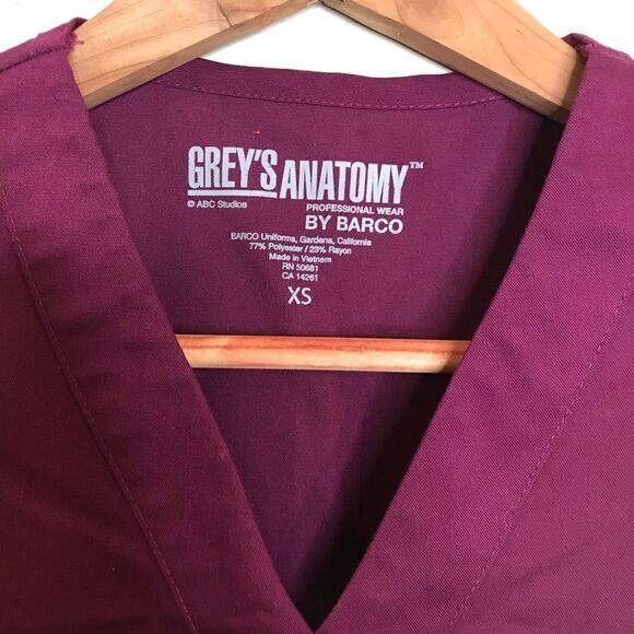 Grey’s Anatomy XS Cranberry burgundy nursing scrub - Picture 4 of 5